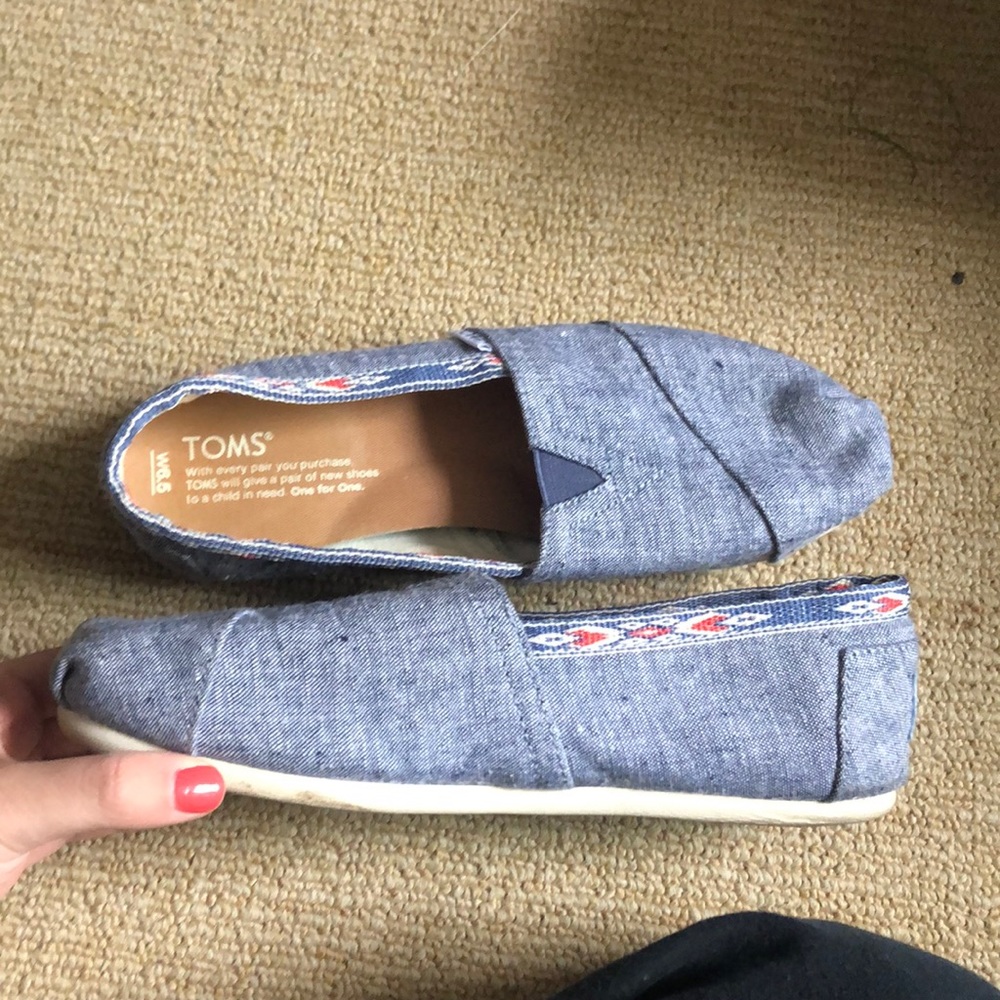TOMS shoes